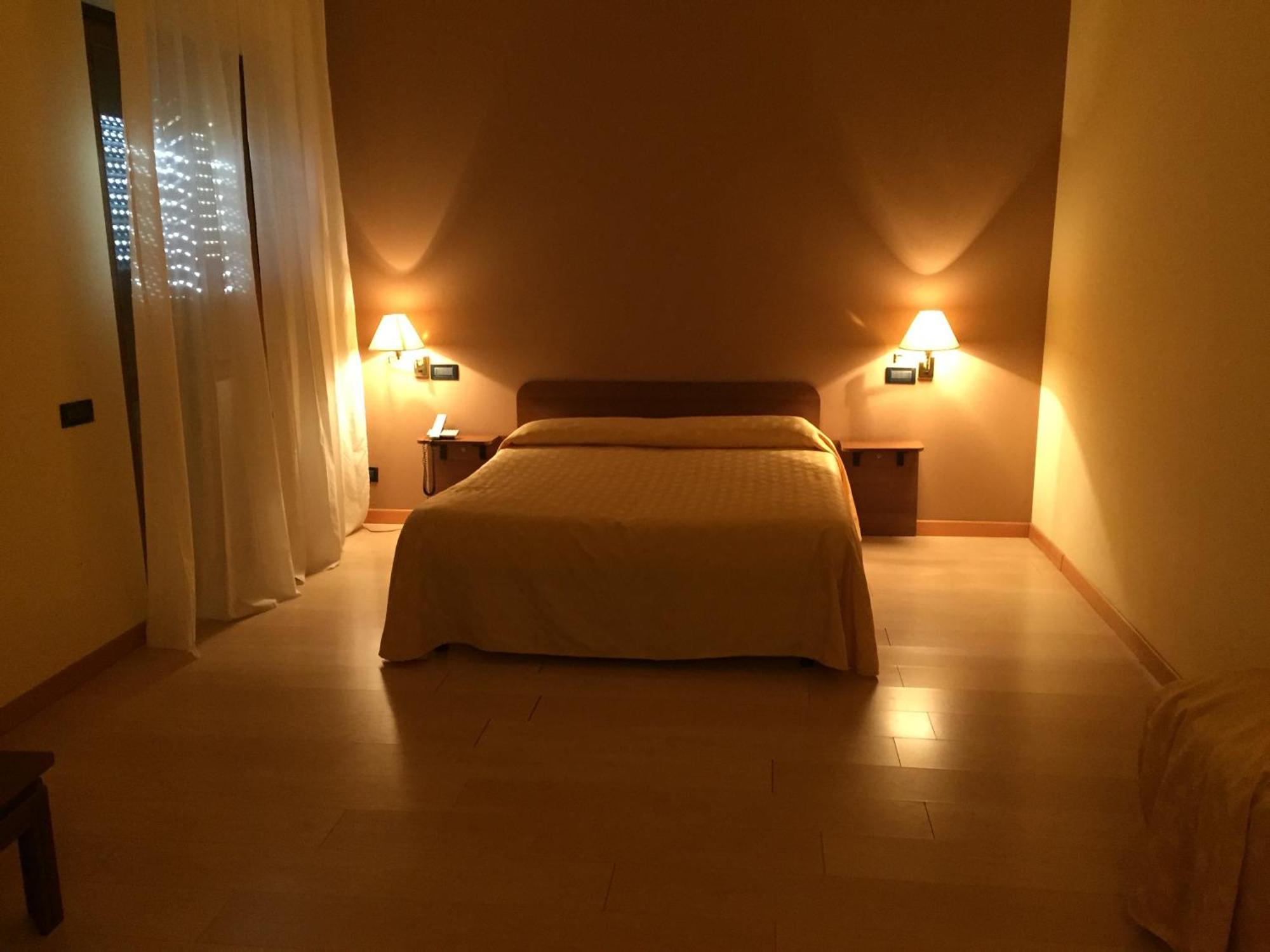 Nuovo Hotel Vigevano Habitación foto