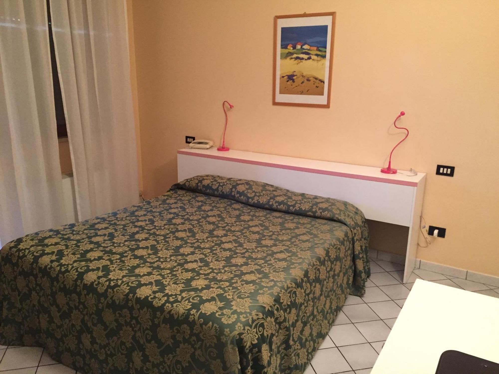 Nuovo Hotel Vigevano Habitación foto